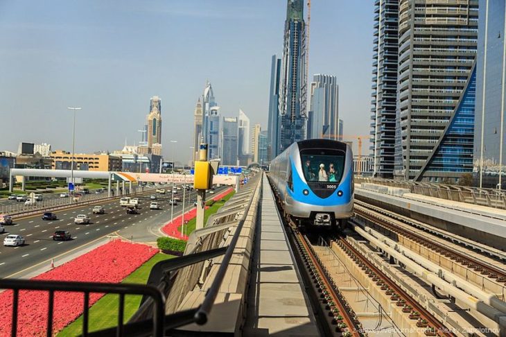 развитая система общественного транспорта в ОАЭ 