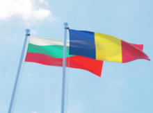Флаги Румынии и Болгарии